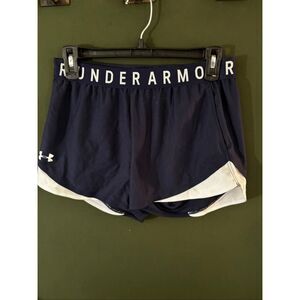 Under armour size small shorts